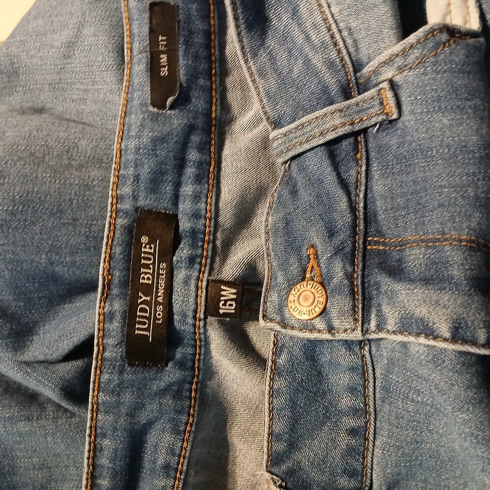 Judy blue slim fit jeans